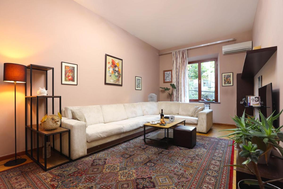 AM Apartments 6 - Housity