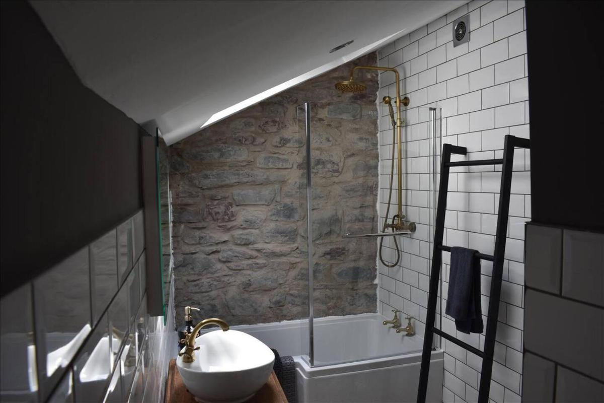 Llansteffan 2-Bed Cottage Sleeps 4 Dog Ok - Housity