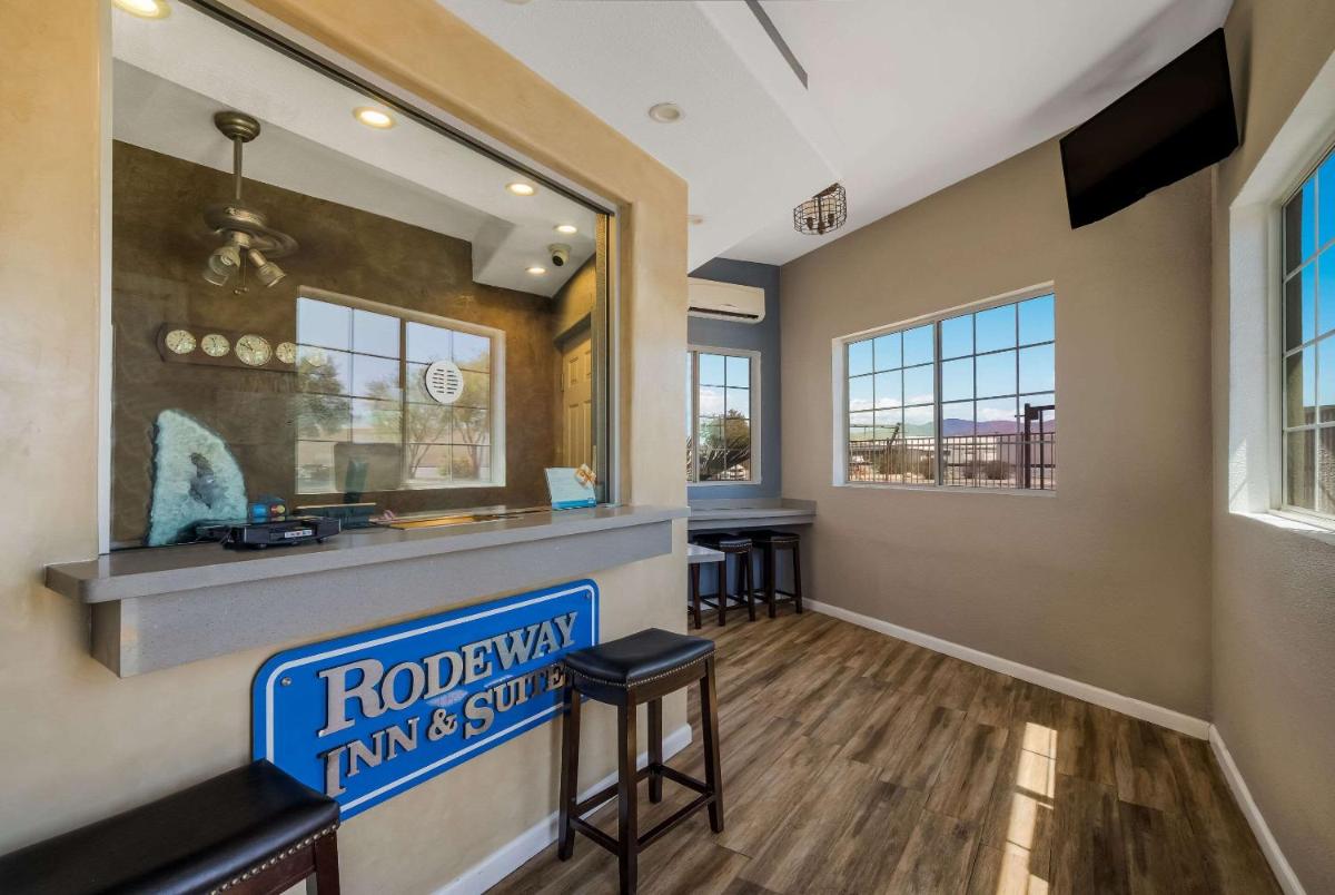 Rodeway Inn and Suites near Coachella - Housity