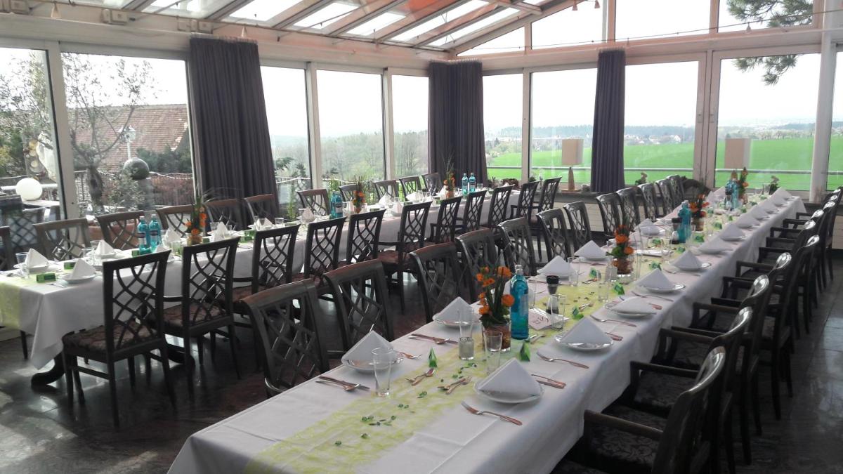 Restaurant und Hotel Alter Brunnen - Housity