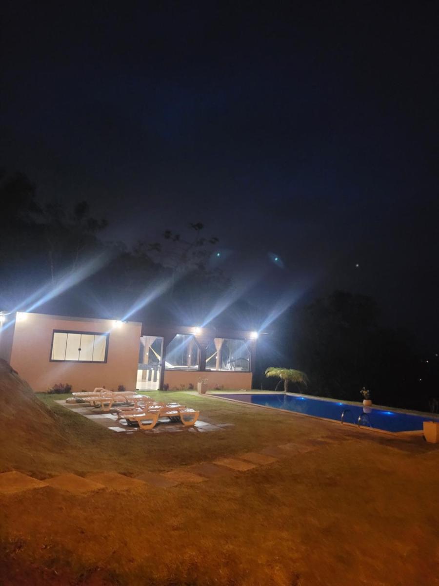 Alvorada Mountain - Chalé 02 - Housity