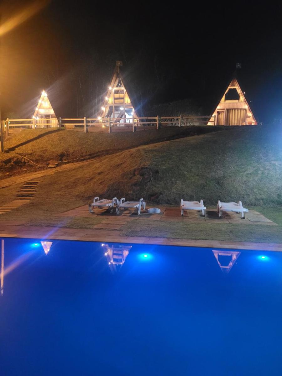 Alvorada Mountain - Chalé 02 - Housity