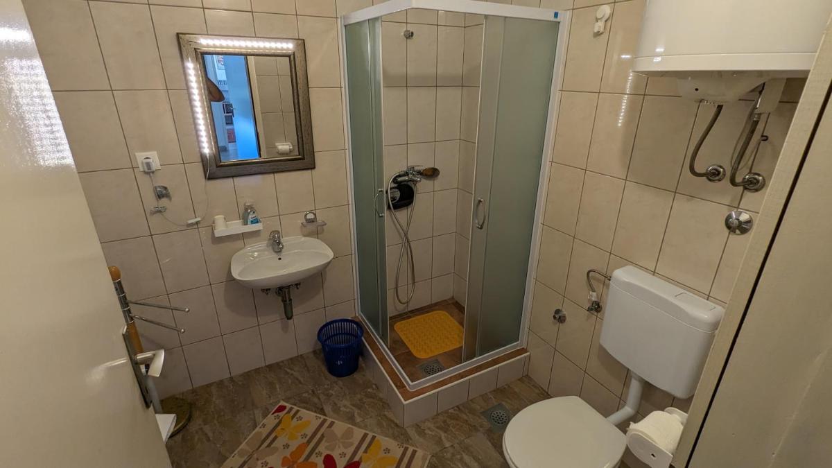 Green Garden Group Accommodation - Housity