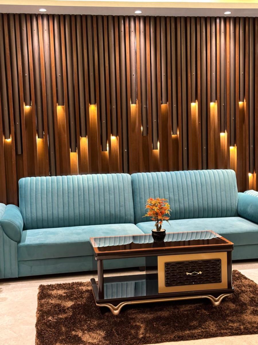 ROYAL ACE LUXUR - Housity