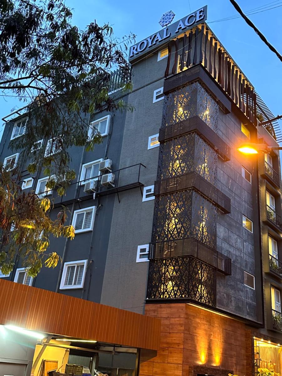 ROYAL ACE LUXUR - Housity