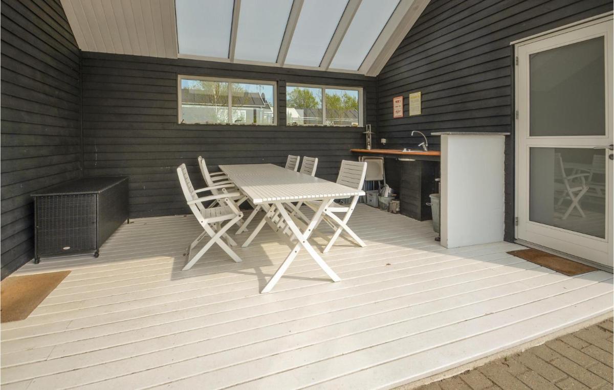 Three-Bedroom Holiday Home In Fjerritslev - Housity