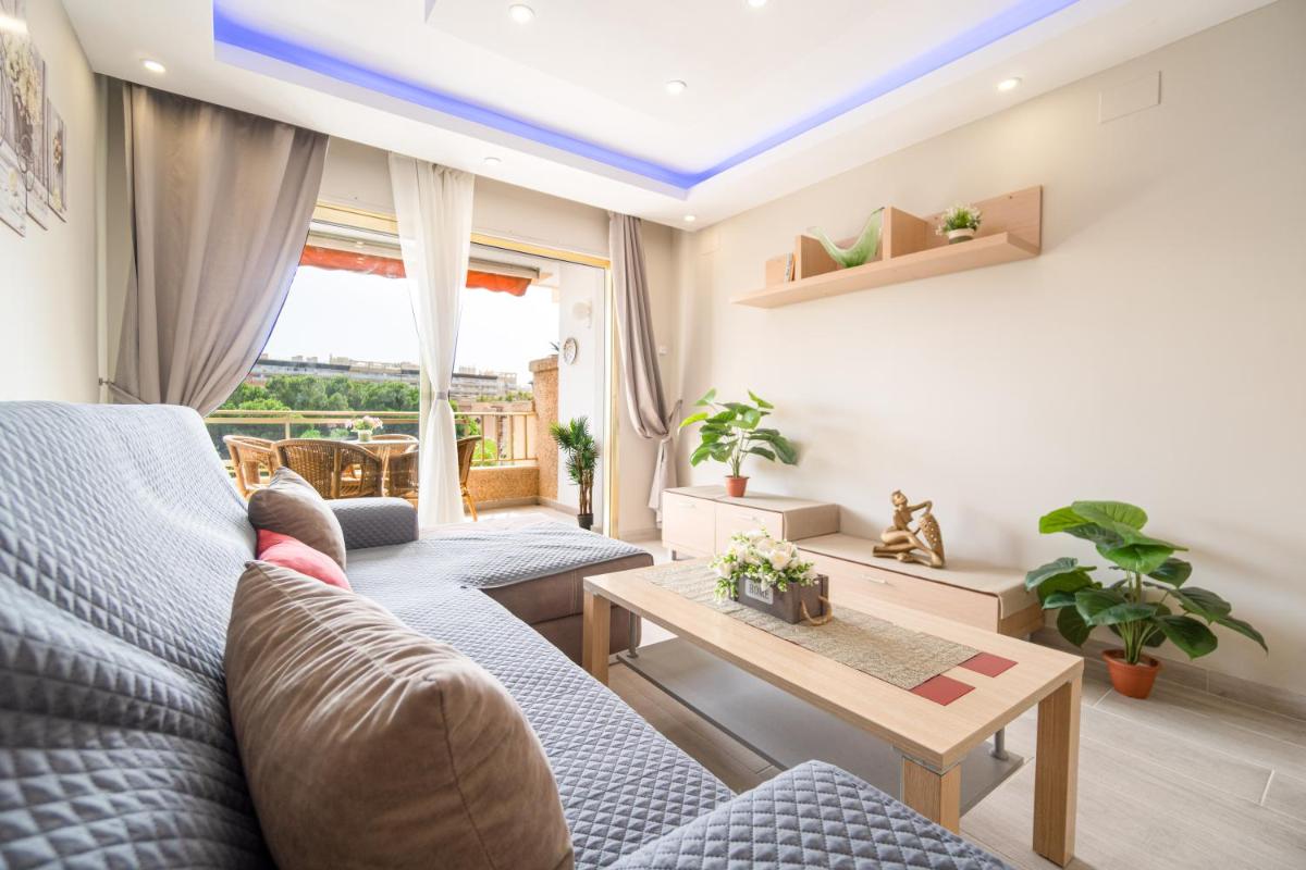 TuristMar - Acogedor apartamento a solo 50m de la Playa, Salou - Hizvo