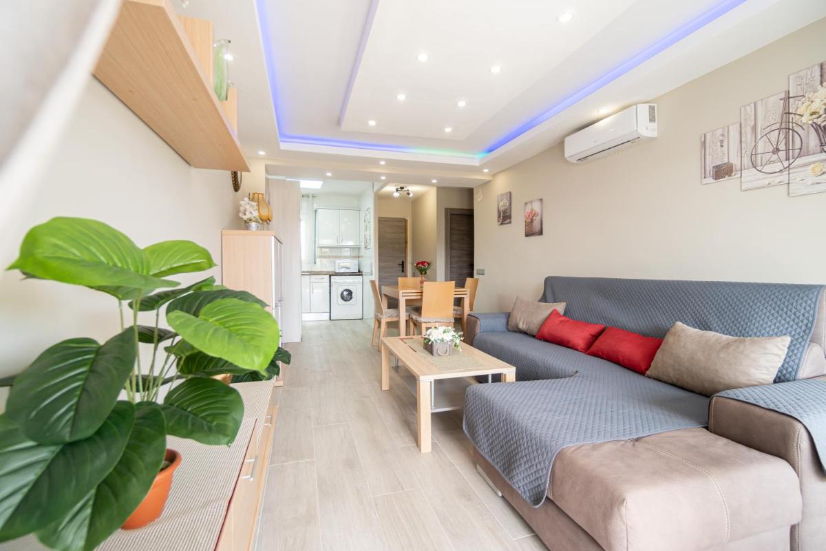 TuristMar - Acogedor apartamento a solo 50m de la Playa, Salou - Hizvo