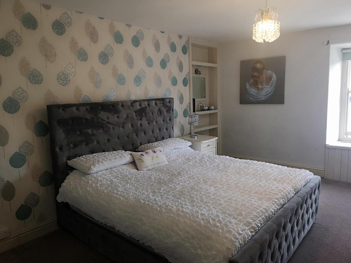 Red Lion Hotel - Housity