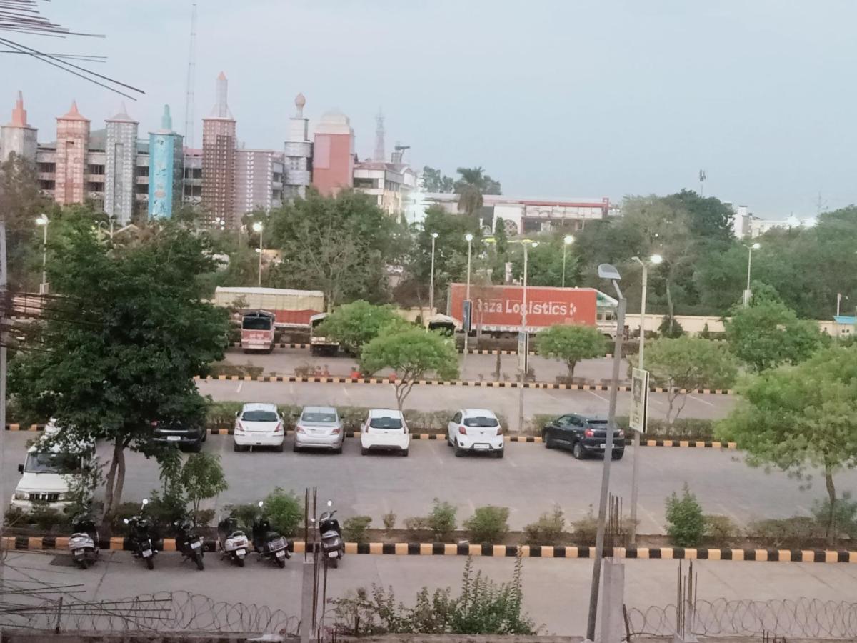 P.G Rooms & Dormitory - Housity