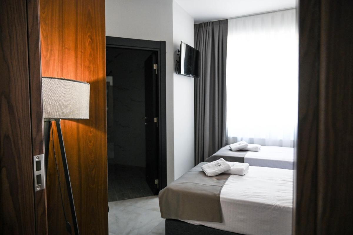 Hotel LIBERO Delchevo - Housity