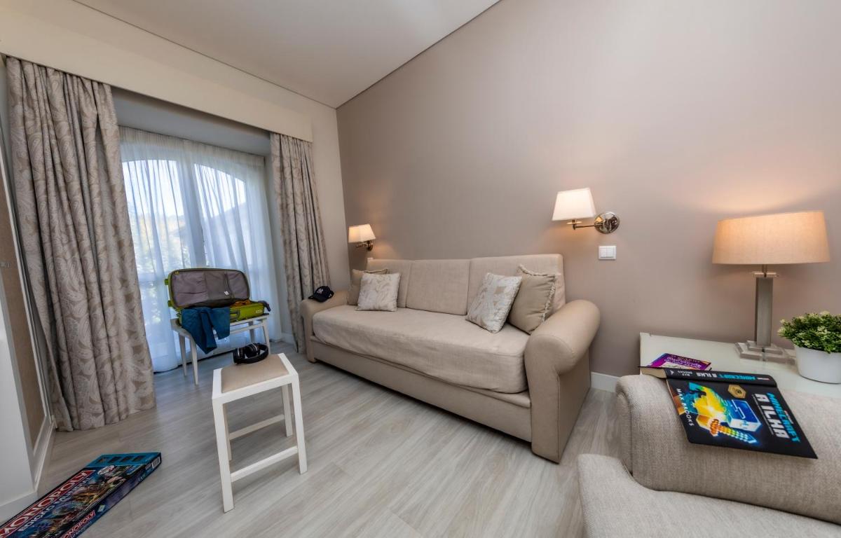 Uma área de estar em Grande Hotel das Caldas da Felgueira