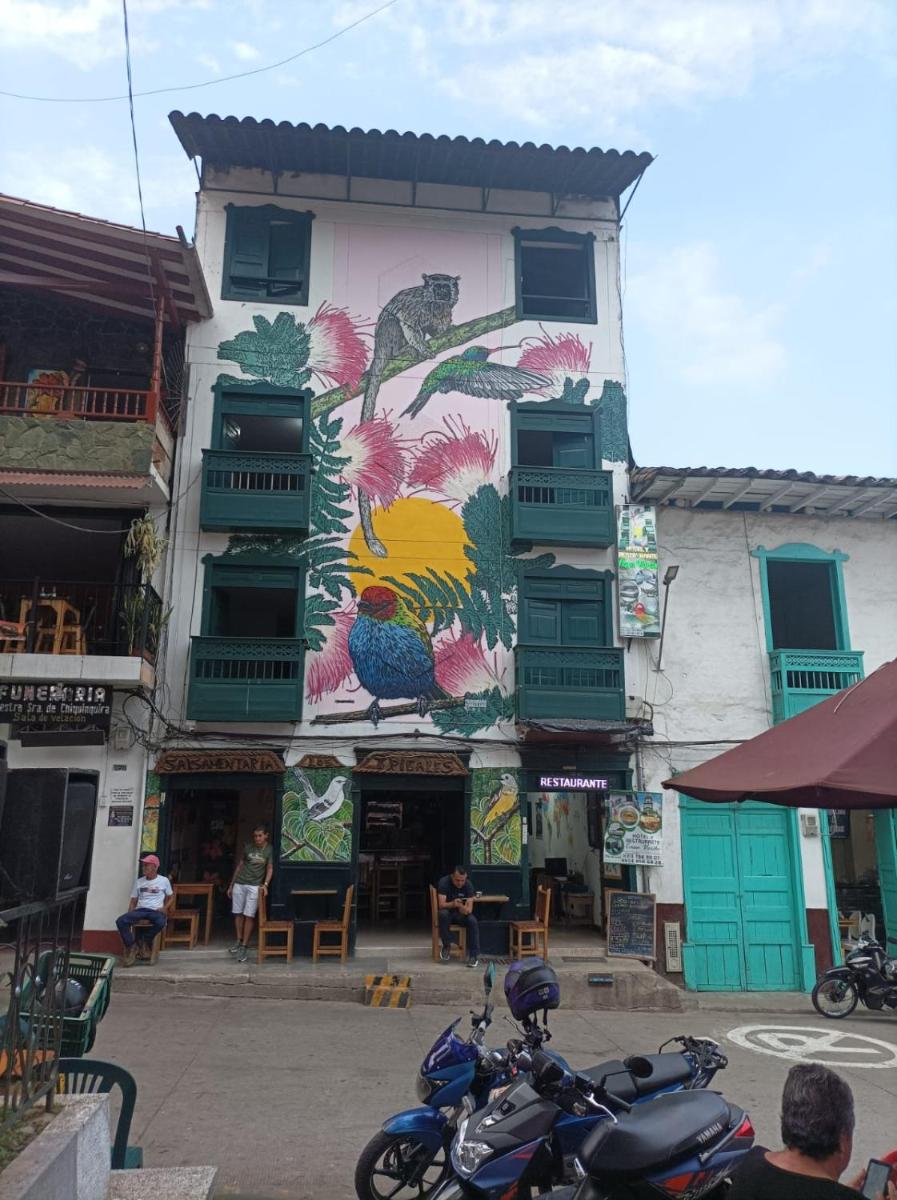 Hotel Casa Verde - Artesanos y Turistas - Housity