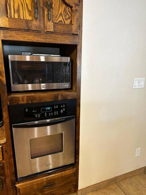 Beautiful Farm Home near NMSU - Housity