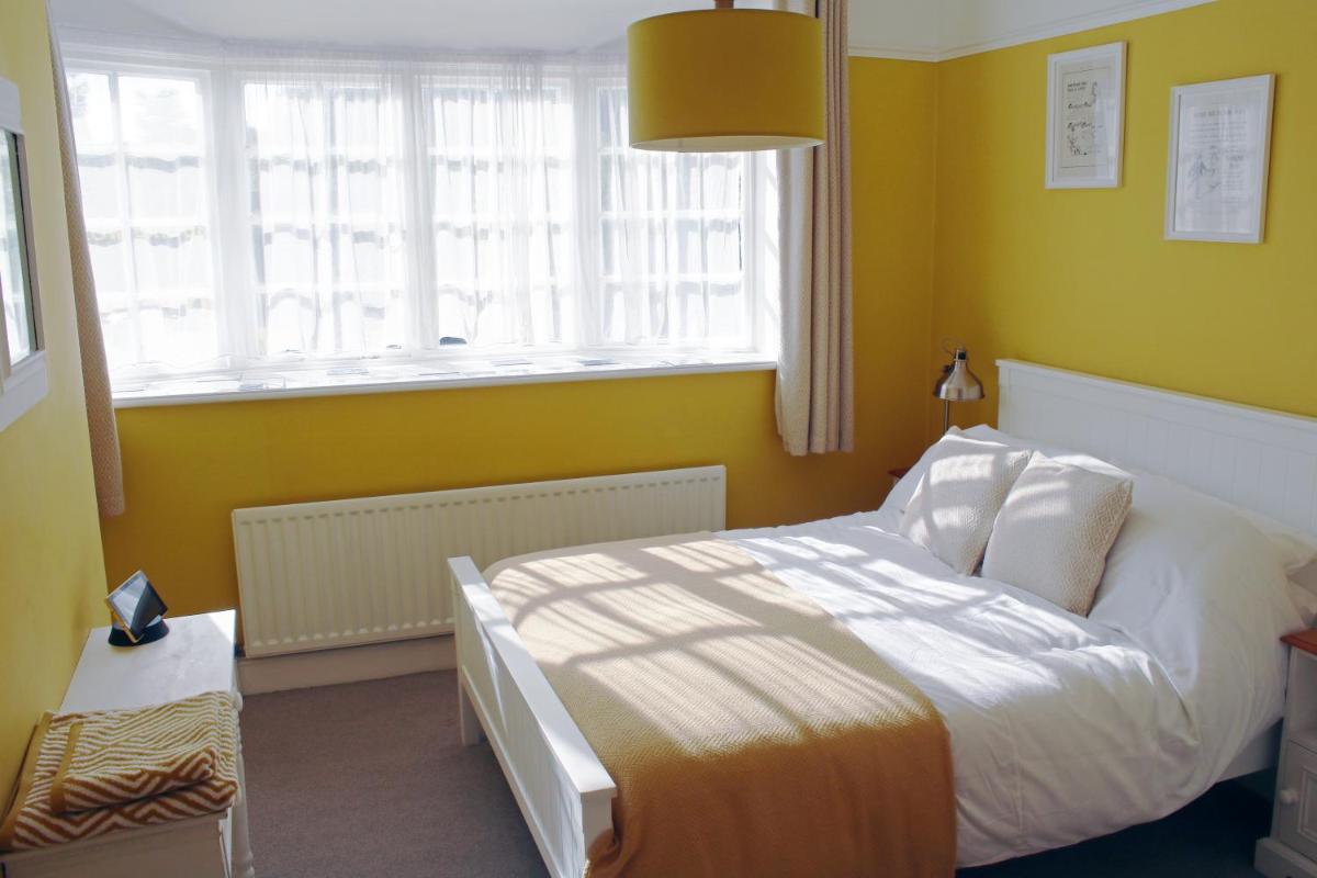 Charming 1800s Port Sunlight Worker's Cottage - Housity