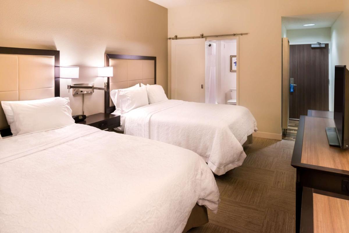 Hampton Inn & Suites Orlando-East UCF - Housity