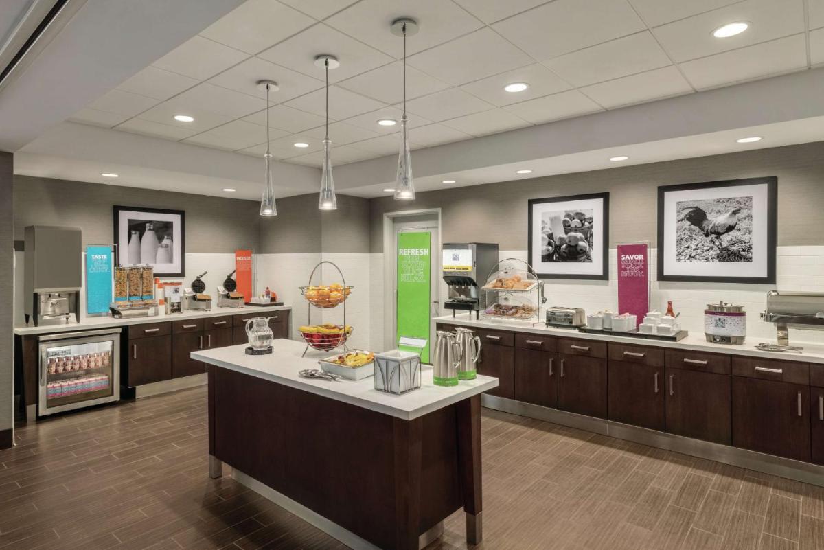 Hampton Inn Brooklyn Park - Housity