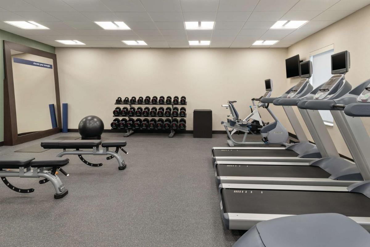 Hampton Inn Brooklyn Park - Housity