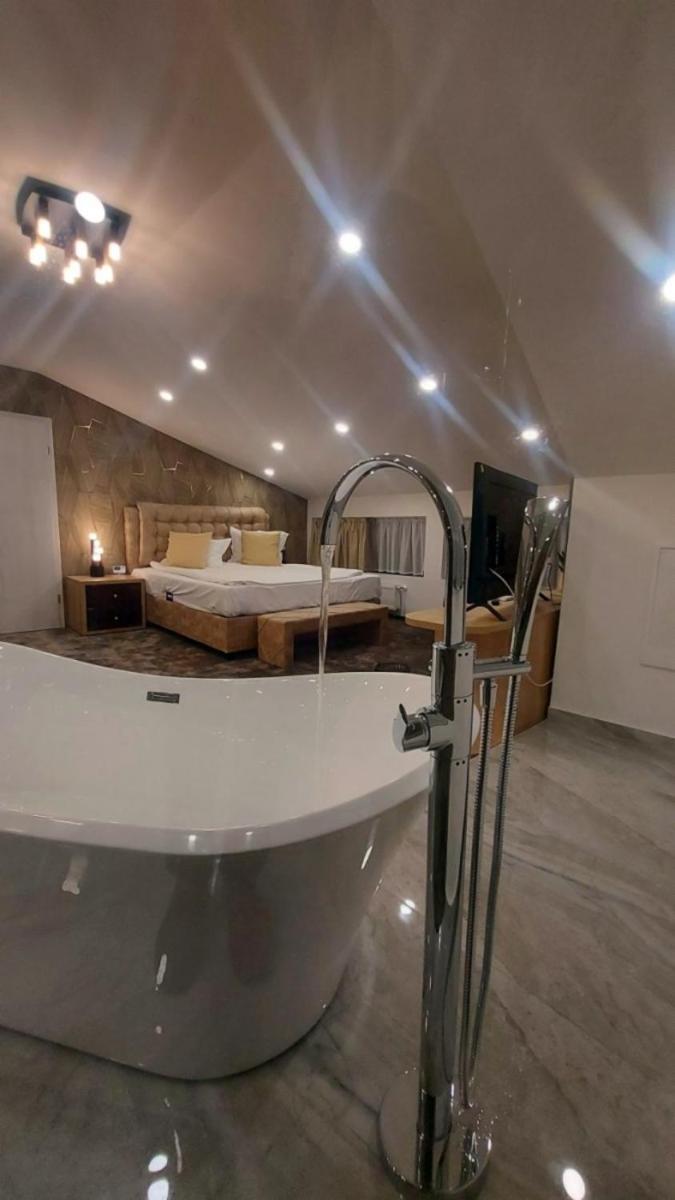 Hotel Stefani - Housity