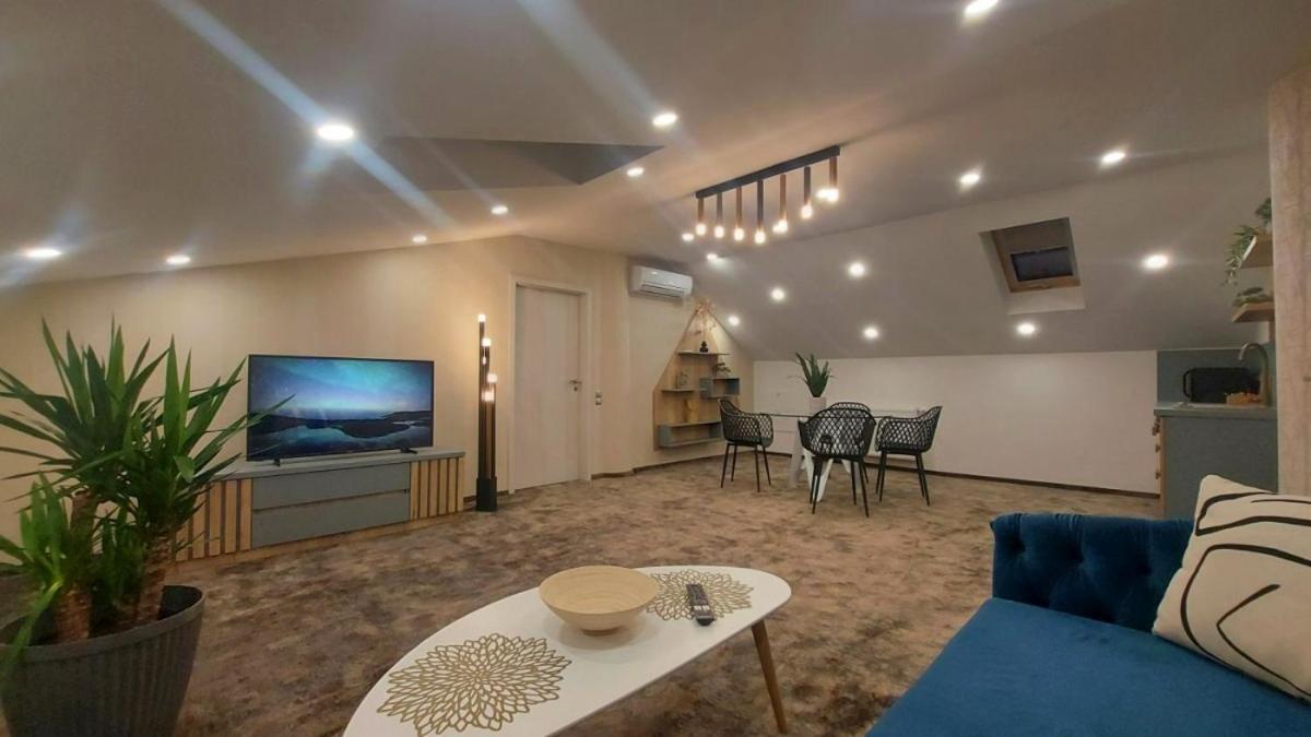 Hotel Stefani - Housity