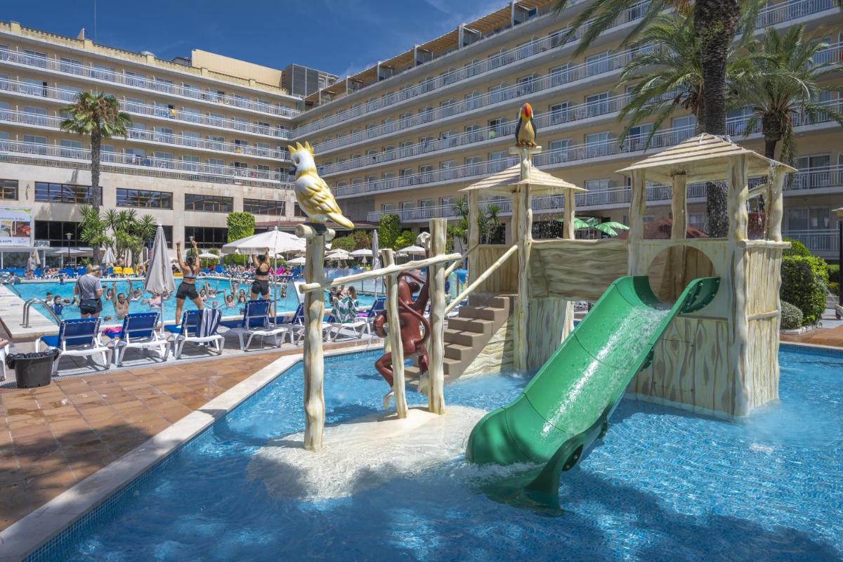 Piscina en o cerca de GHT Oasis Park & Spa
