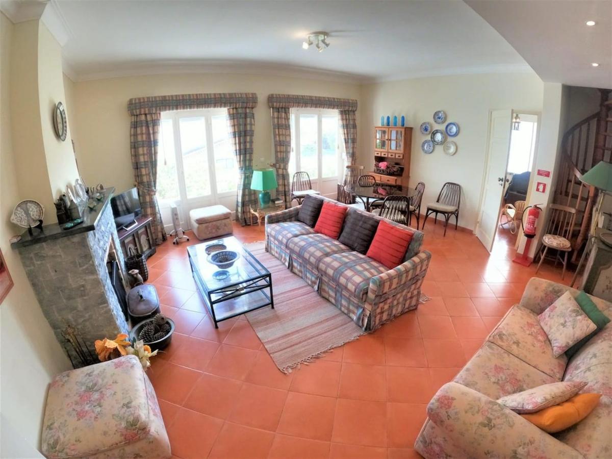 Sintra V4 house with garden in Colares - Housity