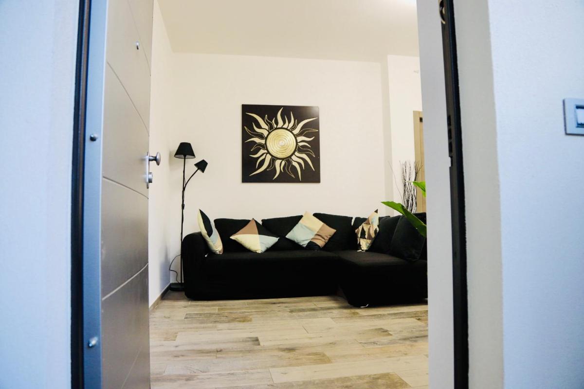 CASA CON GIARDINO NETFLIX E SERVIZIO RISTORAZIONE - 10 minuti da Torino - Housity