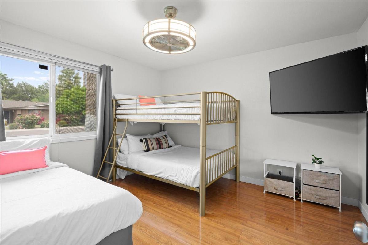 Sunkissed in Scottsdale - Housity