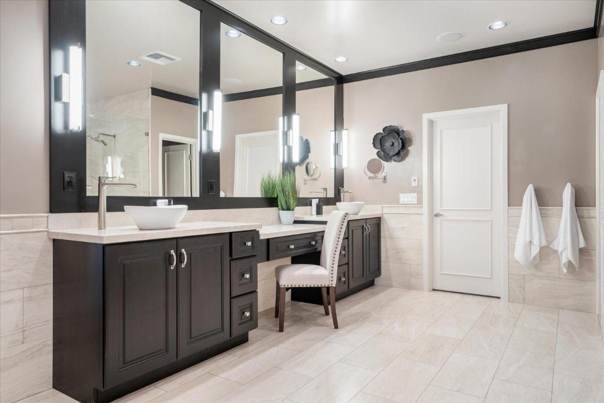Escape in Elegance - Housity