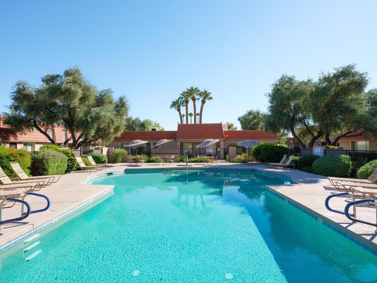 Modern Tropics - Housity
