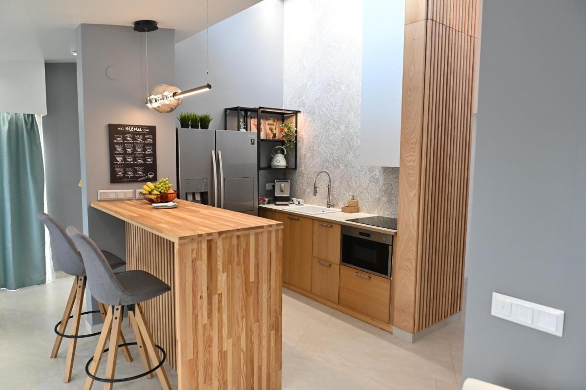 H49 Jacuzzi Penthouse-Adults only - Housity