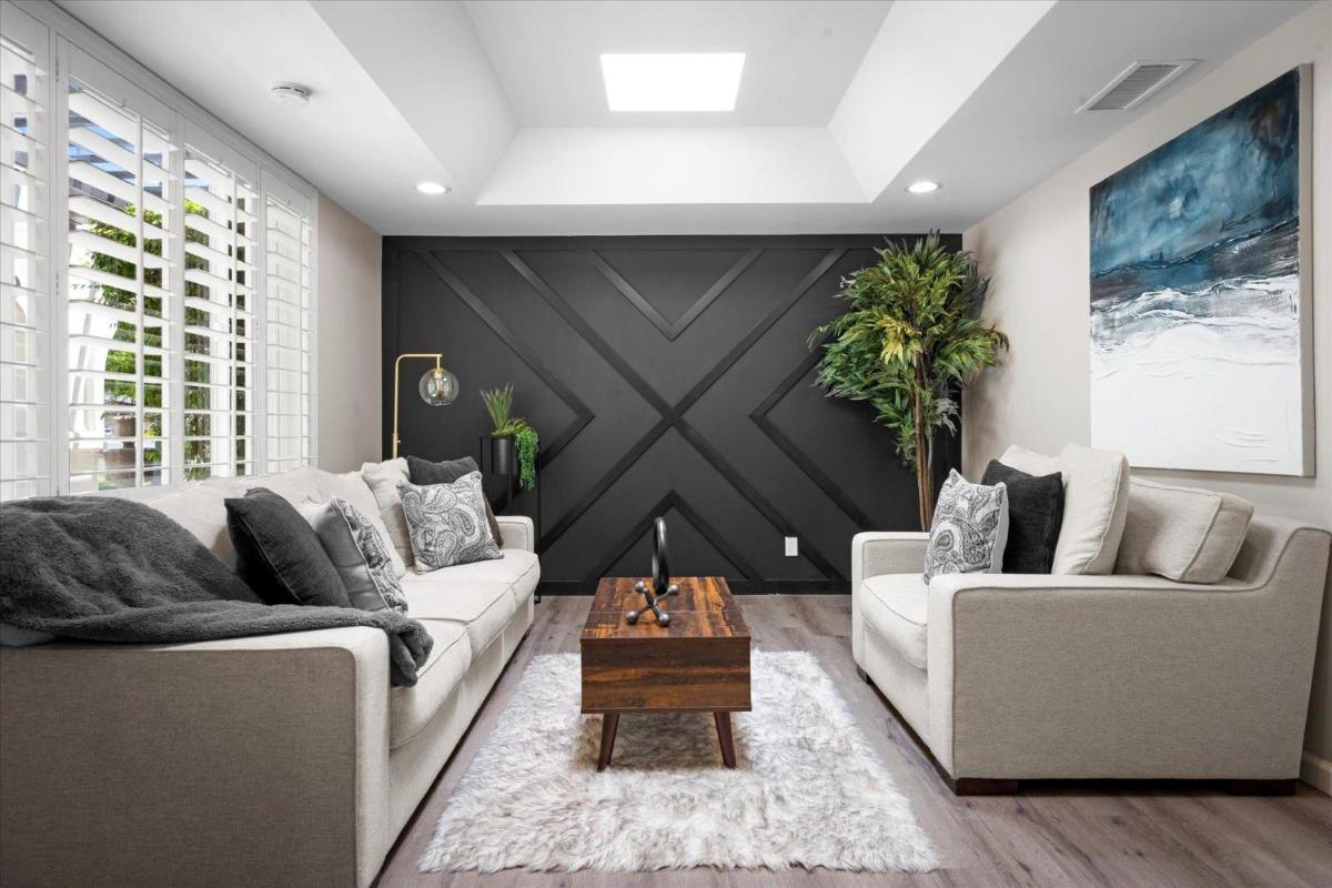 Simplistic Excellence - Housity