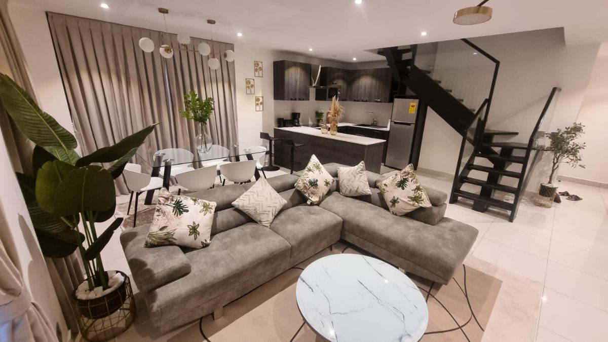 Suitetrails - The Lennox Suites by Cozy