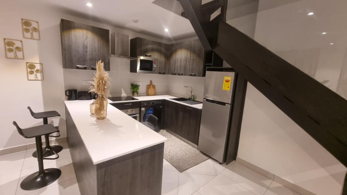 Suitetrails - The Lennox Suites by Cozy