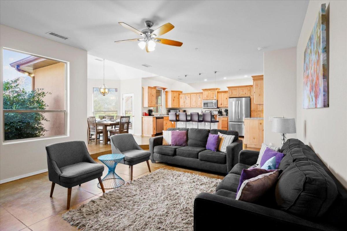 Red Rock Retreat - Housity