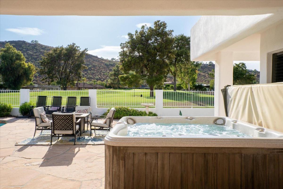 The Nineteenth Hole - Housity