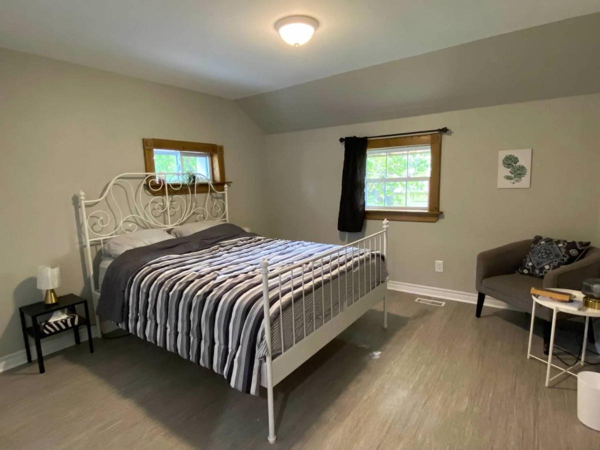 ENTIRE 2-BEDROOM TOWNHOUSE ON a RUSTIC FARM - C - Housity