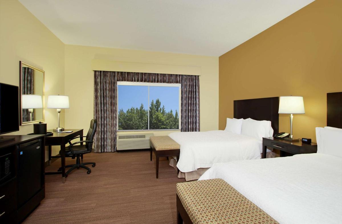 Hampton Inn Winfield - Housity