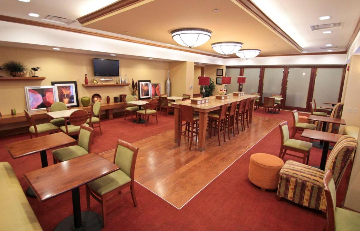 Hampton Inn Hampton-Newport News - Housity