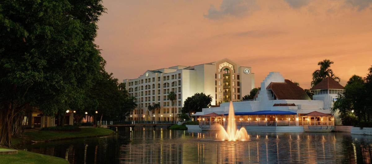 Hilton Boca Raton Suites - Housity