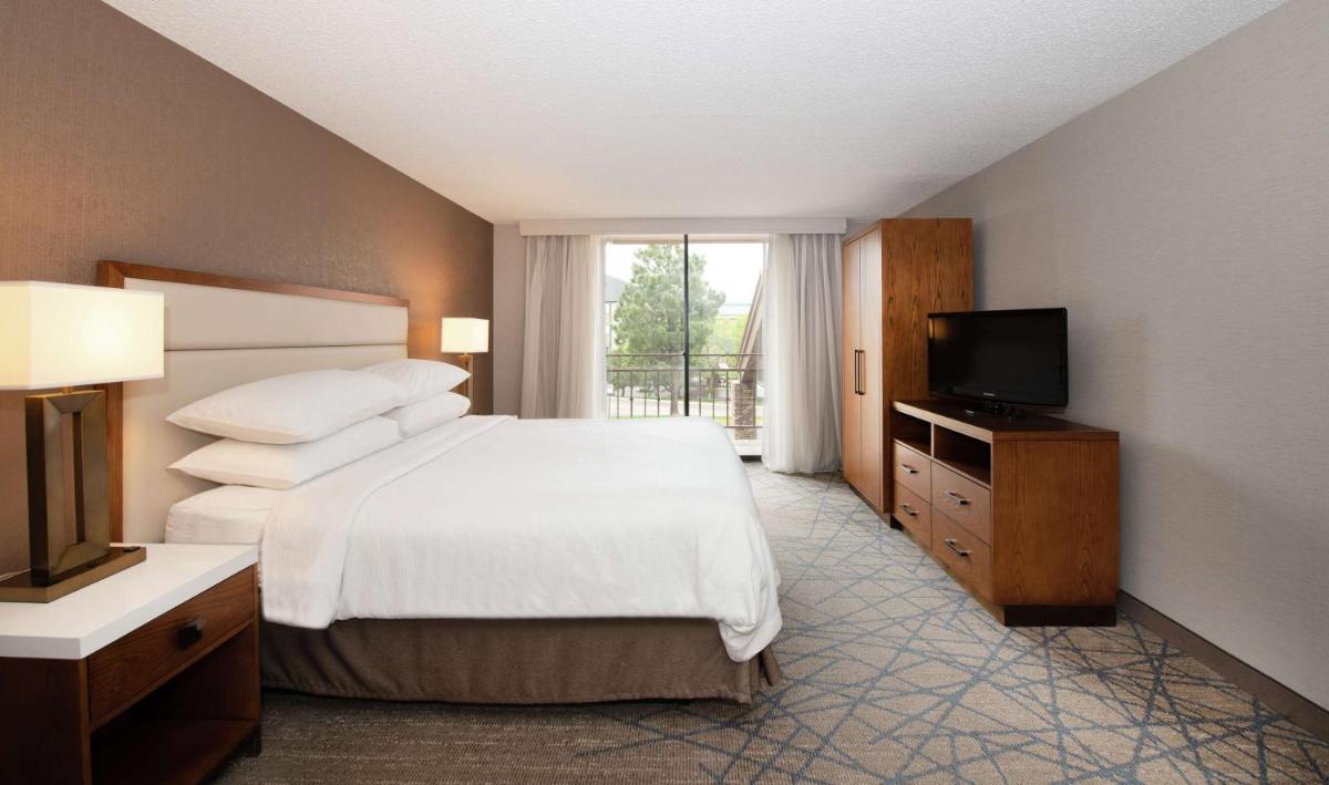 Embassy Suites by Hilton Colorado Springs - Hizvo