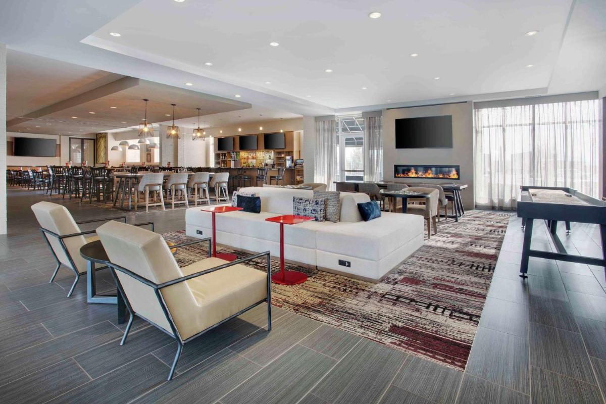 DoubleTree by Hilton Chicago Midway Airport, IL - Housity