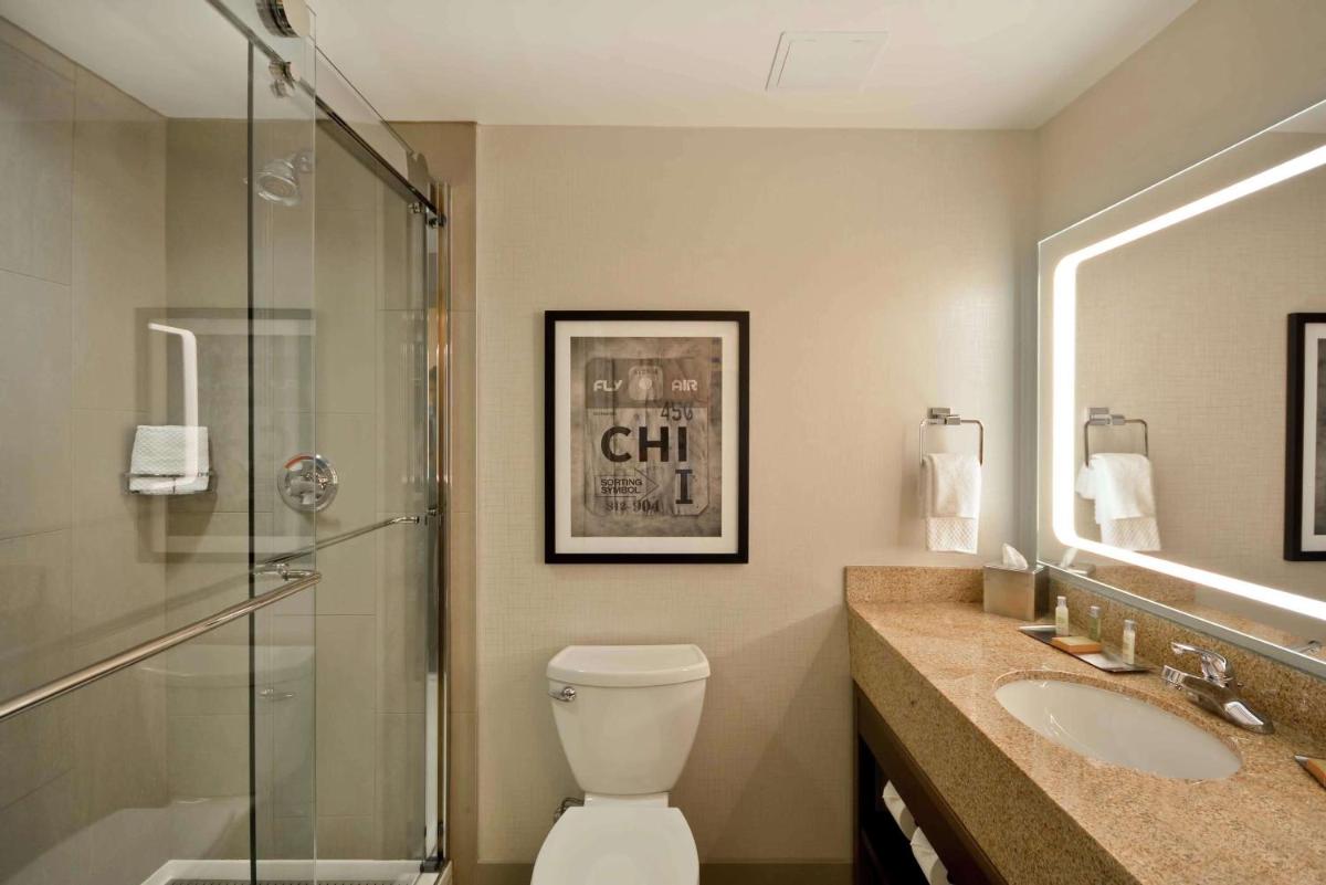 DoubleTree by Hilton Chicago Midway Airport, IL - Housity