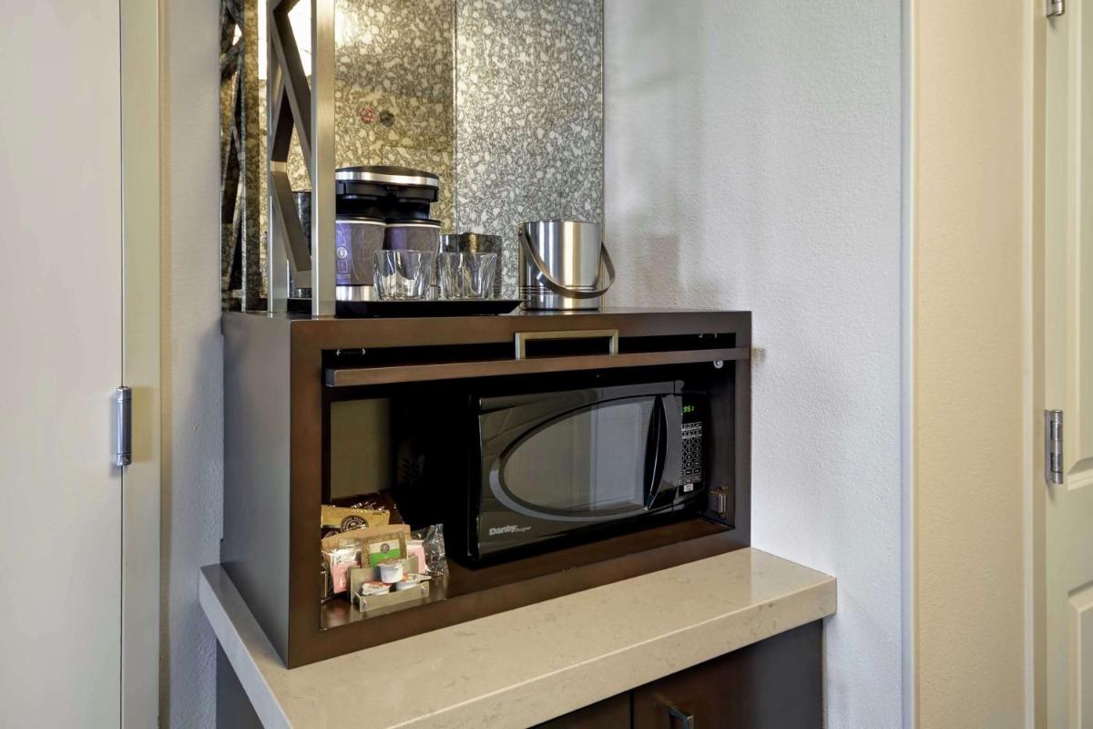 DoubleTree by Hilton Chicago Midway Airport, IL - Housity