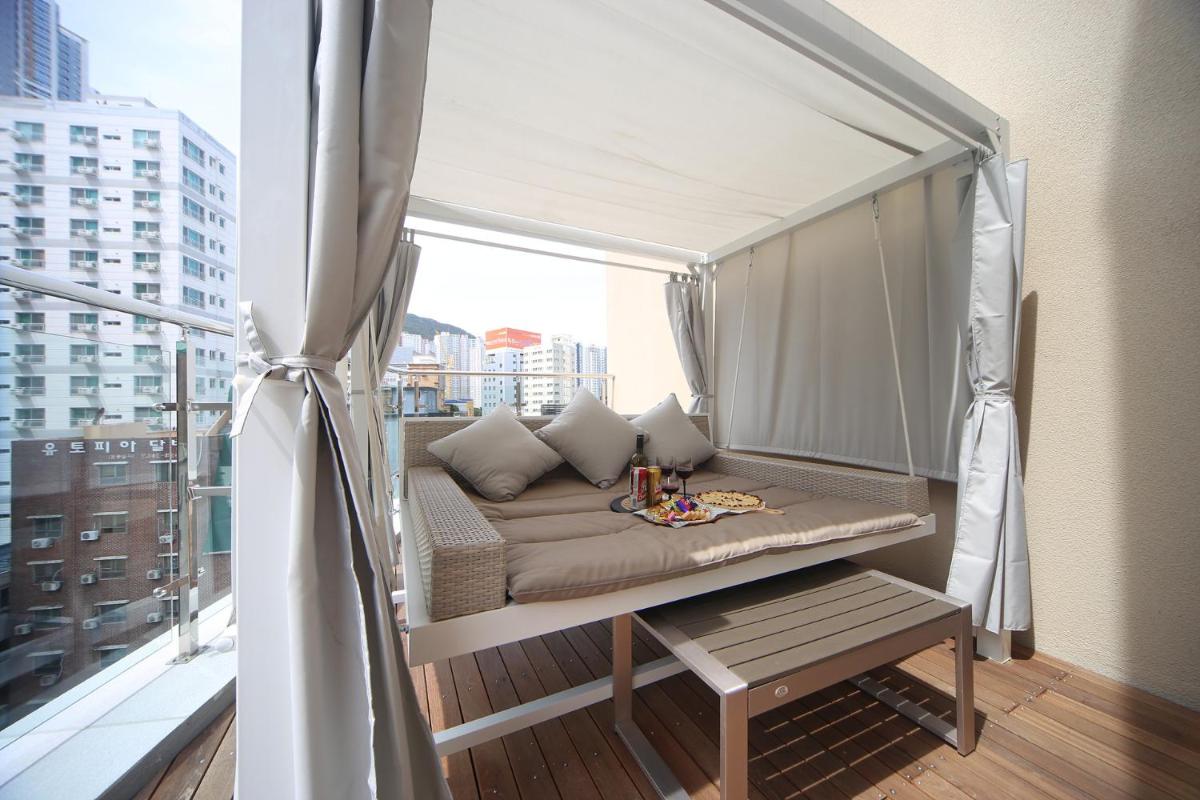 Hound Hotel Minam - Housity