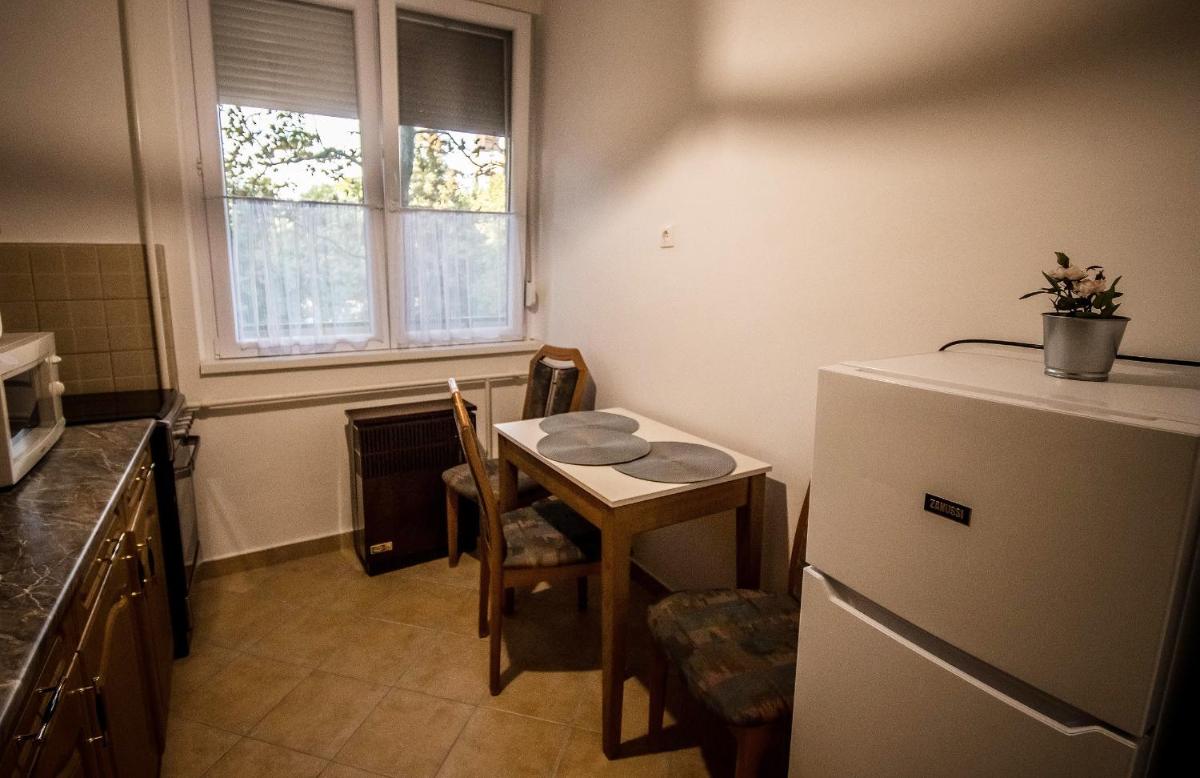 Főtér Apartman - Housity
