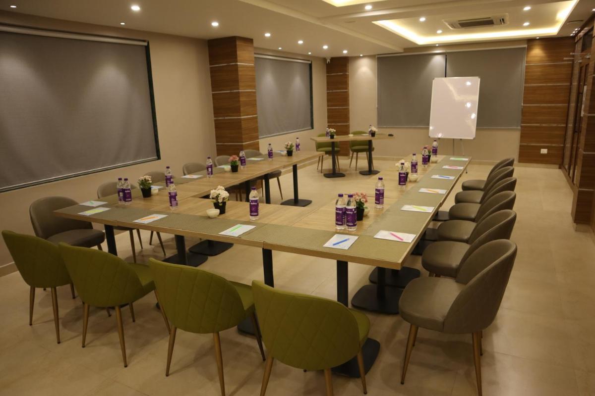 Hotel Sharda Residency - Housity