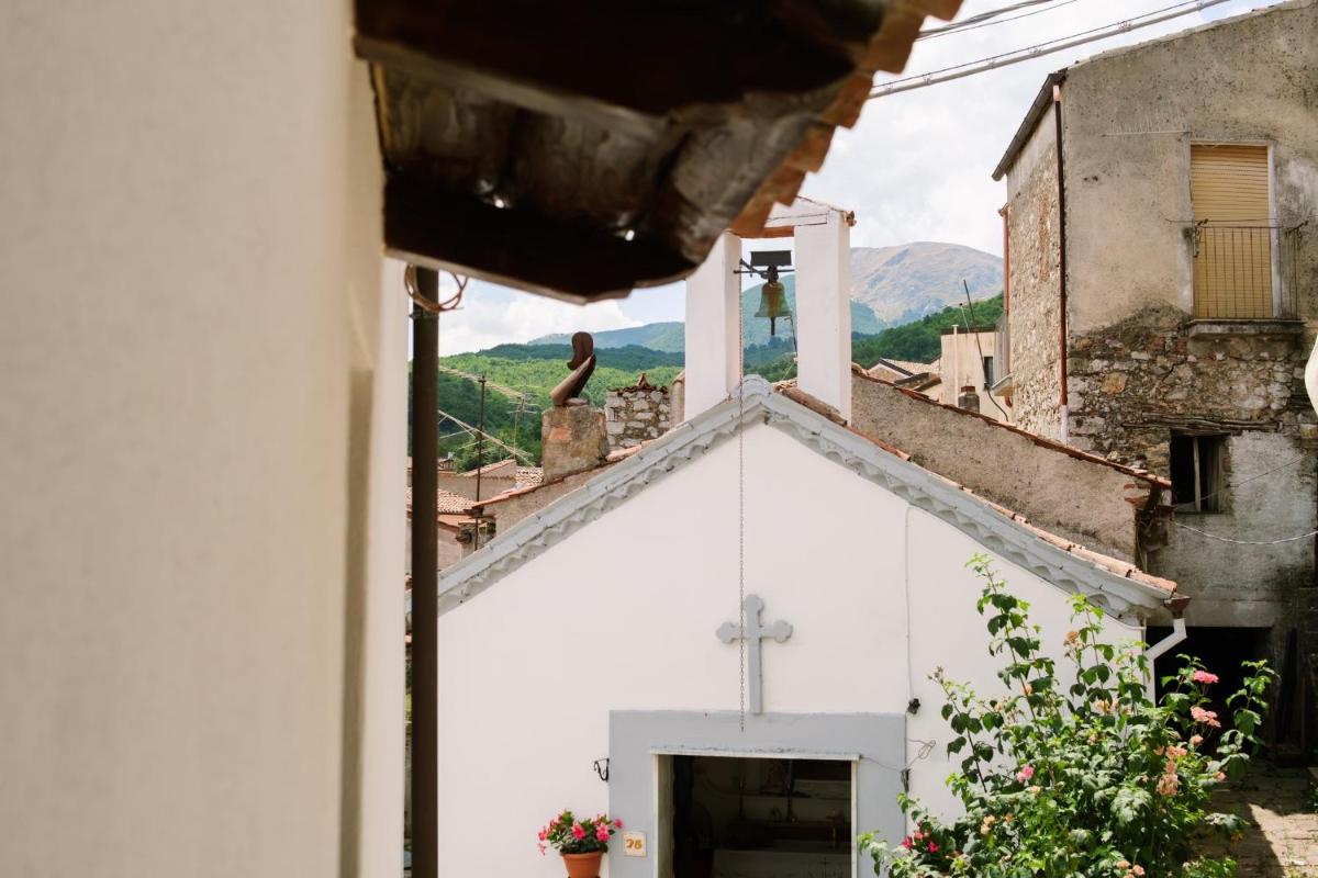 Leukòs Bed and Breakfast - Housity