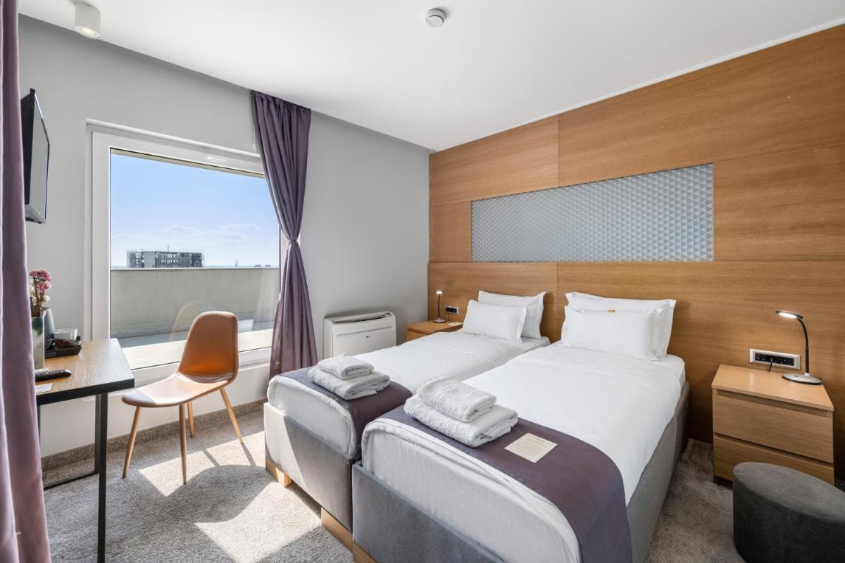 Prince Rooftop - Housity