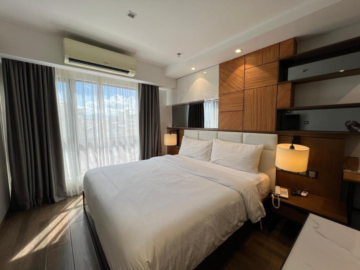 Luxury Abode in Walk Street - Housity